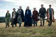 L-R: Nynaeve (Zoë Robins), Mat Cauthon (Barney Harris), al'Lan Mandragoran (Daniel Henney) und Moiraine (Rosamund Pike), Egwene Al'Vere (Madeleine Madden), Perrin Aybara (Marcus Rutherford), Rand al'Thor (Josha Stradowski)