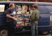Um seine Schulden bezahlen zu können, will Luke (Dean O'Gorman, r.) noch ein letztes Mal den Transport von gestohlenen Zigarren übernehmen