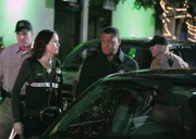Sara (Jorja Fox) und Dr. Raymond Langston (Laurence Fishburne, M.) untersuchen die eigenartigen Umstände eines versuchten Selbstmordes.