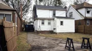 House exterior, before, as seen on Bargain Block, Season 3.