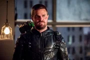 Oliver Queen (Stephen Amell)