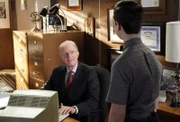 Dr. Linkletter (Ed Begley jr., l.); Sheldon Cooper (Iain Armitage, r.)