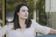 Als die ehemaligen FBI-Agentin Alicia Brown (Claire Forlani) eines Tages eine Leiche in ihrem Bett findet, ist ihr klar, dass der Fall persönlicher ist, als sie zunächst dachte ...