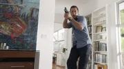Auf der Suche nach dem Schachfiguren-Serienkiller gerät er selbst in dessen Fänge: Steve.