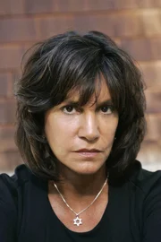 LAW & ORDER Season15 EP E5303 "All in the Family", Law and Order Staffel 15 EP Frau in Ketten.