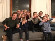Checker Tobi (links) und Familie Lindauer.