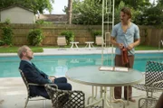L-R: Broker (Peter Mullan) und Mac Conway (Logan Marshall-Green)