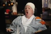 Der vom Hals abwärts gelähmte Mickey Wenschler (Jay Cramer) muss sich der Tatsache stellen, dass bei ihm ein schwieriger Hirntumor festgestellt wurde ...