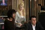 Lilly Rush (Kathryn Morris, M.) öffnet gemeinsam mit ihren Kollegen Kat Miller (Tracie Thoms, l.) und Nick (Jeremy Ratchford, r.), erneut die Akten zu einem Mordfall, der 11 Jahre zurückliegt ...