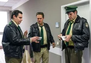 Hubert (Christian Tramitz, Mitte), Staller (Helmfried von Lüttichau, rechts) und Riedl (Paul Sedlmeir) im Krankenhaus.