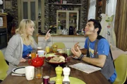 Um Lars ihre Liebe zu zeigen, ersinnt Lily (Jil Funke, l.) zusammen mit Maik (Sebastian König, r.) eine ganz besondere Idee ...