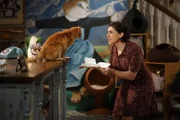 Kat (Mayim Bialik)