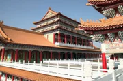 Mazu, die beliebteste Gottheit Taiwans: Der Legende nach rettete sie ihren Vater und ihre Brüder, die auf hoher See in einen Sturm geraten waren. Daraufhin erlangte sie Unsterblichkeit.