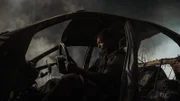 John (Anthony Mackie) verabschiedet sich von Evelyn – ein Abschied, der mehr bedeutet als Worte sagen können.