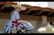 Bei der Escaramuza, der Damen-Disziplin in der mexikanischen Cowboy- und Rodeokultur, geht es um Eleganz, Schönheit und das perfekte Zusammenspiel von Pferd und Reiterin.