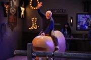 Phil (Leslie Jordan)