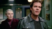 Der Tatverdächtige Paddy (Dana Ashbrook) beteuert seine Unschuld und bekommt Rückendeckung von seiner Mutter Peggy (Marian Seldes).
