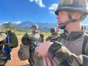Legionäre müssen bis zu 40 Kilogramm Gepäck am Körper tragen.