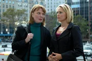 Law & Order: Special Victims Unit "CHOICE" (L-R) Mariette Hartley (Attorney Scarry), Josie Bissett (Jennifer)