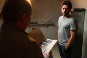 Padre Chrístovāo Lima (Timur Isik) steckt tief in der Klemme.