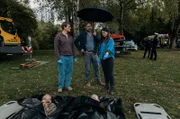 Lisa (Anna Fischer) macht, bestärkt von Hannes (Frederik Bott), Thomas Zellinger (Christoph Letkowski) klar, dass er die beiden Toten falsch zugeordnet hat. Und dass eine dritte Leiche fehlt …