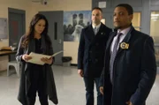 (L-R) Lucy Liu als Joan Watson, Jonny Lee Miller als Sherlock Holmes und Jon Michael Hill als Detective