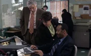 (l-r) Dennis Farina as Det. Joe Fontana, S. Epatha Merkerson as Lt. Anita Van Buren, Jesse L. Martin as Det. Ed Green
