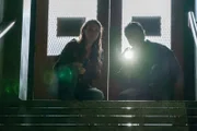 l-r: Theresa 'Tess' Servopoulos (Anna Torv), Joel Miller (Pedro Pascal)