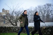 Jess LaCroix (Julian McMahon, l.); Sheryll Barnes (Roxy Sternberg, r.)