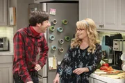 Was muss Howard (Simon Helberg, l.) tun, damit Bernadette (Melissa Rauch, r.) ihn zur Comic-Con lässt?
