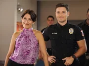 Gwyneth (Lisa Edelstein, l.); T.K. Strand (Ronen Rubinstein, r.)