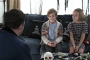 (v.l.n.r.) Will Cooper (Taran Killam); Carol (Cameron Crovetti); Sophie Cooper (Marlow Barkley)