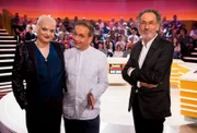 Hugo Egon Balder, Hella von Sinnen, Wigald Boning und zahlreiche Gaststars lösen skurrile, bunte oder wissenswerte Fragen der Zuschauer.