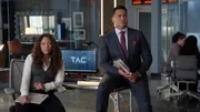 Danny James (Jaime Lee Kirchner, l.); Chunk Palmer (Christopher Jackson. r.)