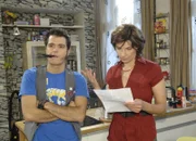 Maik (Sebastian König, l.) und Steffi (Karin Kienzer, r.) schaffen es nicht, ihre unterschiedlichen Wünsche unter einen Hut zu bringen ....