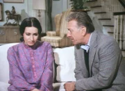 Als der Millionär Powell Dixon ums Leben kommt, macht Janina (Ina Balin), die Frau des Toten, gegenüber Quincy (Jack Klugman) Andeutungen, dass sie für den Tod verantwortlich ist.