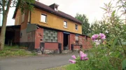 Durch Mietkauf ersteht die Hundefriseurin Stephanie ein Schnäppchenhaus im bayerischen Waldershof.