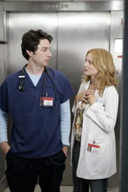 J.D.'s (Zach Braff, l.) neue leicht exzentrische Kollegin Dr. Molly Clock (Heather Graham, r.) wirbelt den Alltag in der Klinik mächtig durcheinander ...