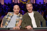 Rateteam-Kapitän Bernhard Hoëcker (l.) mit Journalist und Fernsehmoderator Dirk Steffens (r.)