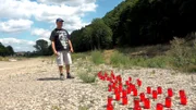 Michael ist im Ahrtal unterwegs. Er hat dort mehrfach beim Wiederaufbau nach der Flutkatastrophe geholfen. Der selbstständige Hausmeister will nun sehen, was sich ein Jahr nach der Jahrhundertflut getan hat.