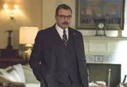 Als ein Cop einen bewaffneten Jugendlichen tötet und dafür nicht bestraft wird, ist die Öffentlichkeit außer sich. NYPD-Chef Frank (Tom Selleck) versucht Schadensbegrenzung zu betreiben ...