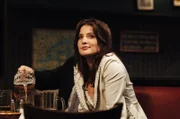 Robin (Cobie Smulders)