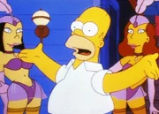 Homer (Mi.) ist begeistert von den hübschen Tänzerinnen in Belles Amüsierbetrieb.