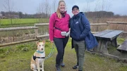 (v.l.) Husky-Mix Bolt, Besitzerin Katja und Trainerin Melle