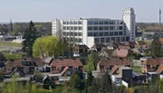 Ein unübersehbarer Zeitzeuge der Modemacht: Nino Hochbau von 1929.