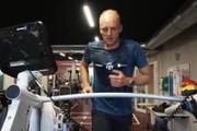 Karl Egloff trainiert für den Speedrekord am Mount Everest – ohne Sauerstoff auf das Dach der Welt.