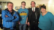 Trödelexperte Otto Schulte (li.) mit Alexander, Andreas (Mitte) und Denise