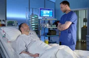 Dr. Kai Hoffmann (Julian Weigend, re.) und Oberstleutnant Thomas Wiegels (Charles Rettinghaus, li.) haben bei ihrem Auslandseinsatz in Mali viele schreckliche Dinge erlebt. Jeder versucht auf seine Weise damit umzugehen.
