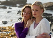 Stehen sich nah: Julia Stemberger als Penelope, Teresa Klamert als Mia.