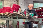 Die Röllchen für die Schiffchen der Weber werden Kopse genannt.
